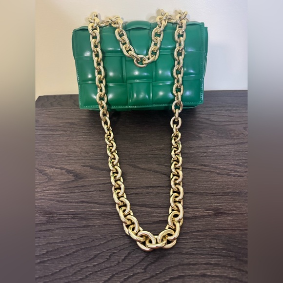 Evalulu Handbags - NWT Evalulu Woven Chain Shoulder Bag in Green